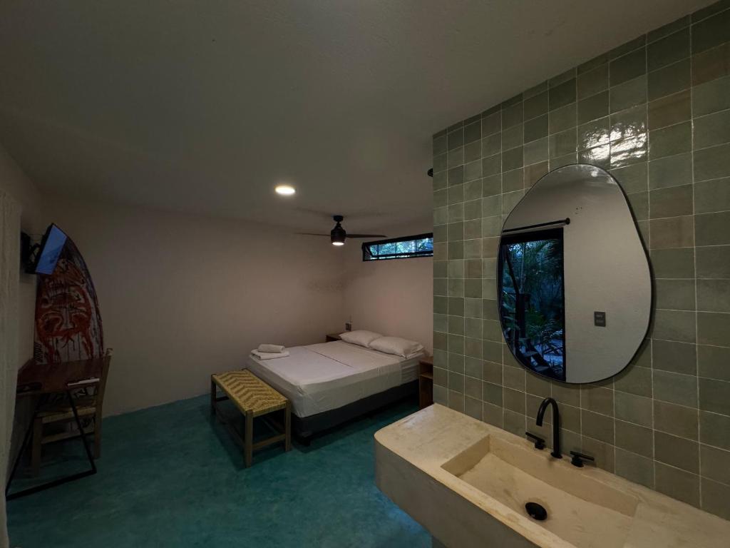 Ένα μπάνιο στο La puntaSurf