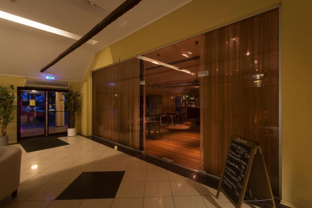 Posezení v ubytování Peoleo Hotell