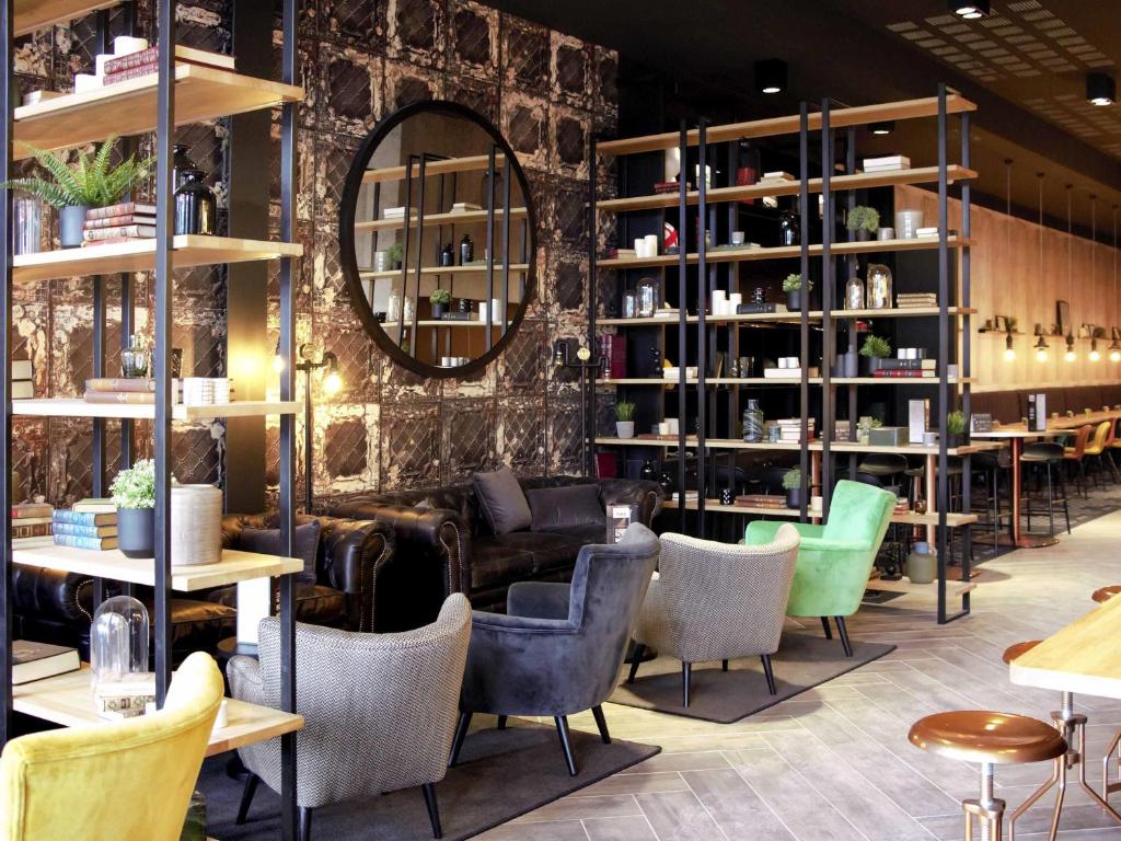 Khu vực ghế ngồi tại ibis Le Mans Centre Gare Nord