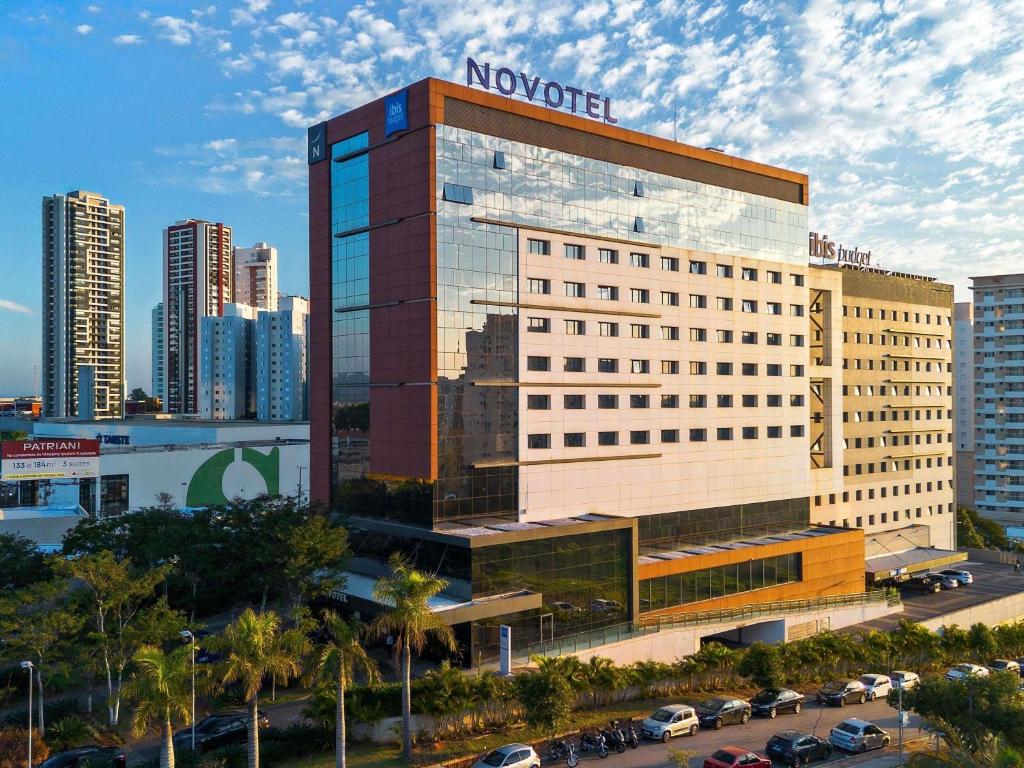 a building with a nordstrom sign on top of it at Novotel Sorocaba in Sorocaba