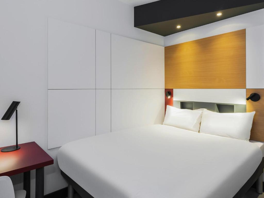 Beachfront · Private Beach ibis budget Brugge Jabbeke - Tweepersoonskamer