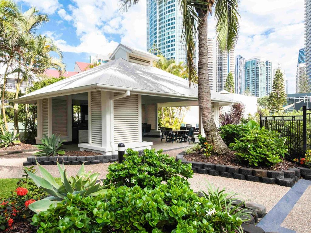 Vườn quanh BreakFree Longbeach Resort