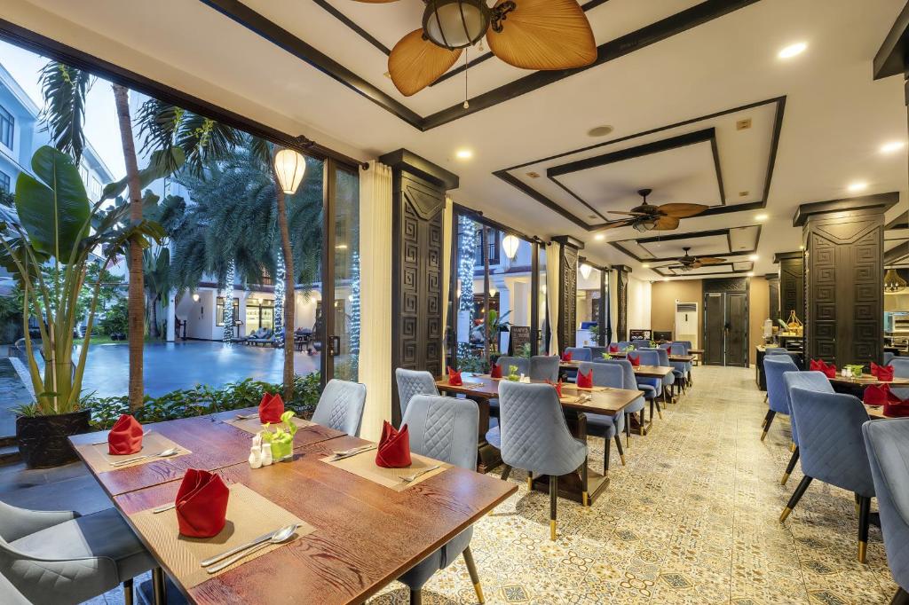 Phòng Executive Giường Đôi Có Ban Công Nhìn Ra Cánh Đồng Lúa