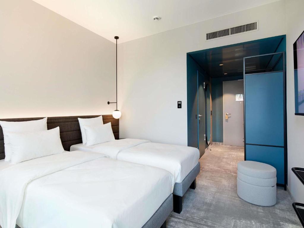 Novotel Hamburg Central Station - Standard Twin Room