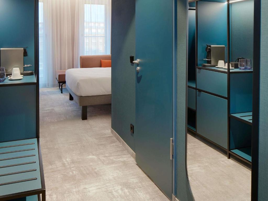 Novotel Hamburg Central Station - Superior Double Room With Sofa Bed