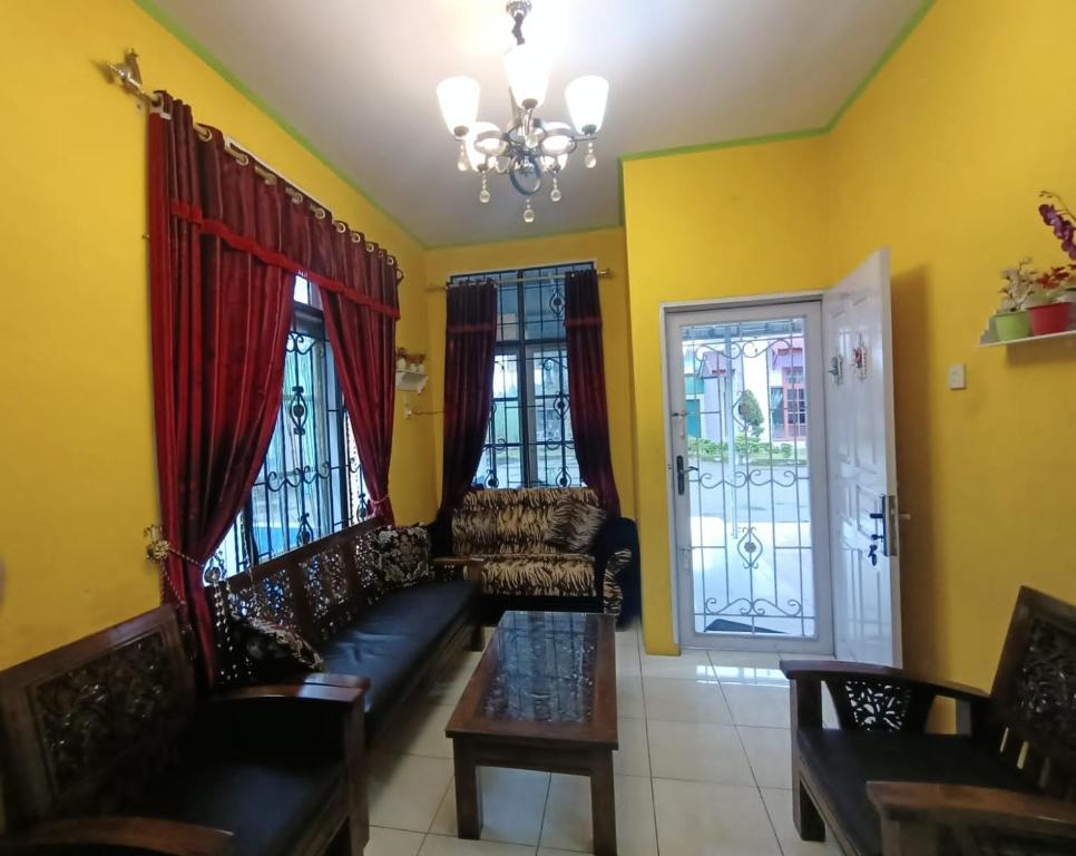 Et opholdsområde på villa bukit asri berastagi no32