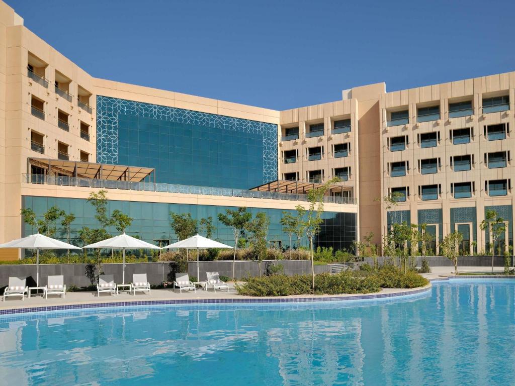 Bassein majutusasutuses Mövenpick Hotel Waad Al Shamal või selle lähedal