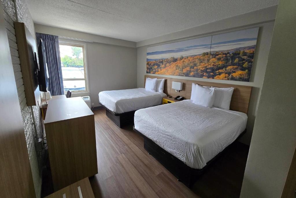 Days Inn by Wyndham Manassas Battlefield - 2 Queen Beds, Non-Smoking