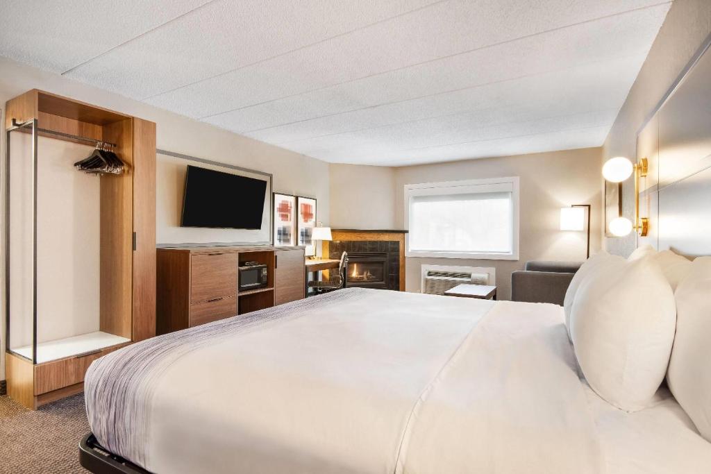 AmericInn by Wyndham St. Peter - 特大号床一室公寓套房 - 禁烟