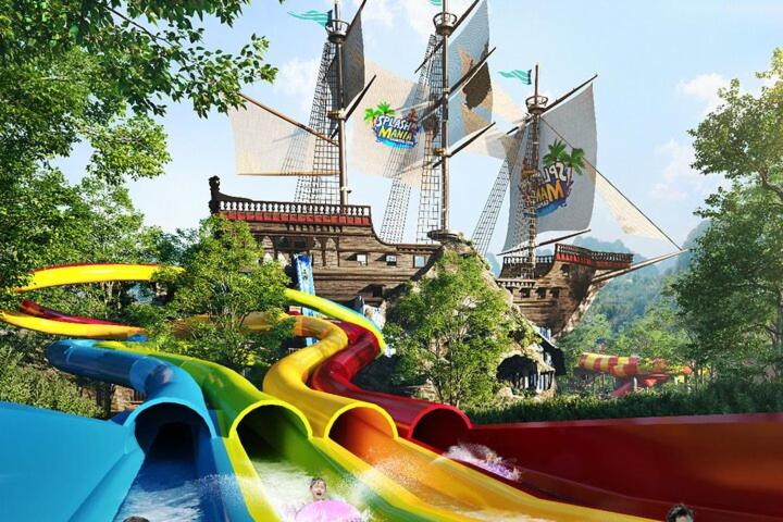 Bandar Gamuda CoveにあるGamuda Cove Splash Mania Forest View Fully Air-Conのレインボースライドと海賊船があるウォーターパーク