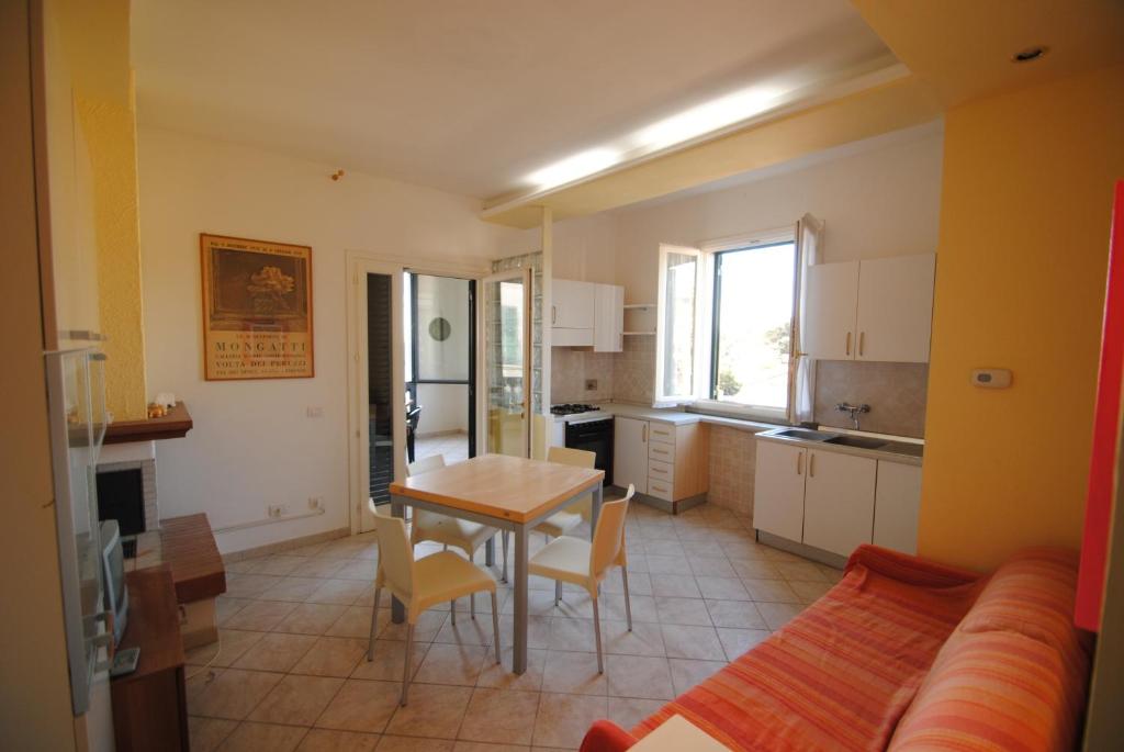 A kitchen or kitchenette at Villa Fiorella