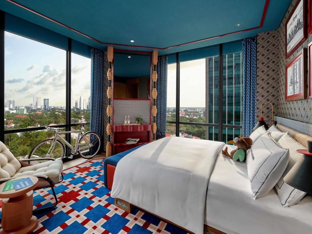 25hours Hotel Jakarta The Oddbird - King Kamer Met Extra Groot Kingsize Bed