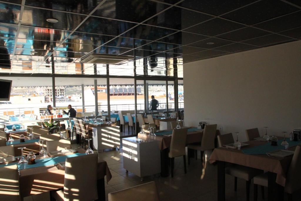 Restaurace v ubytování Deveci Hotel