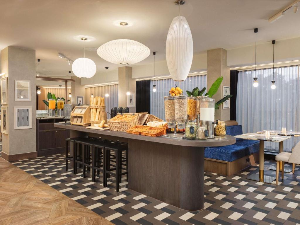 Mercure London Earls Court photo