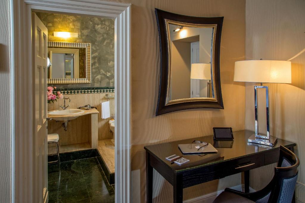 The Inn at the Spanish Steps - 