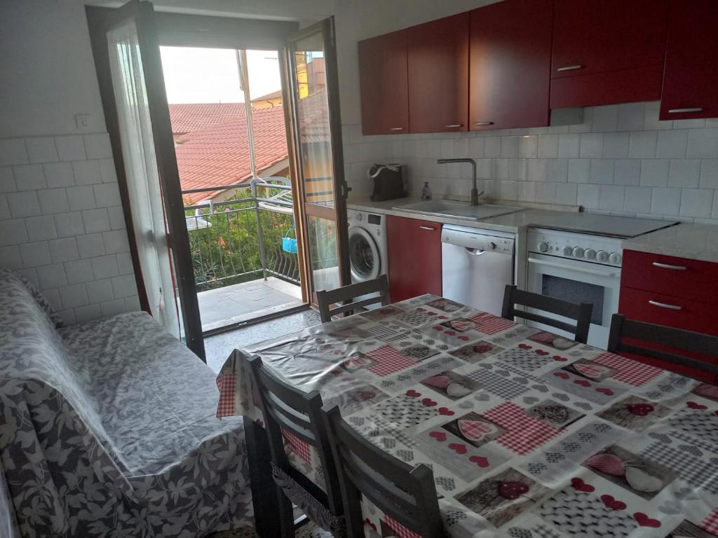 Η κουζίνα ή μικρή κουζίνα στο Appartamento MATEVA