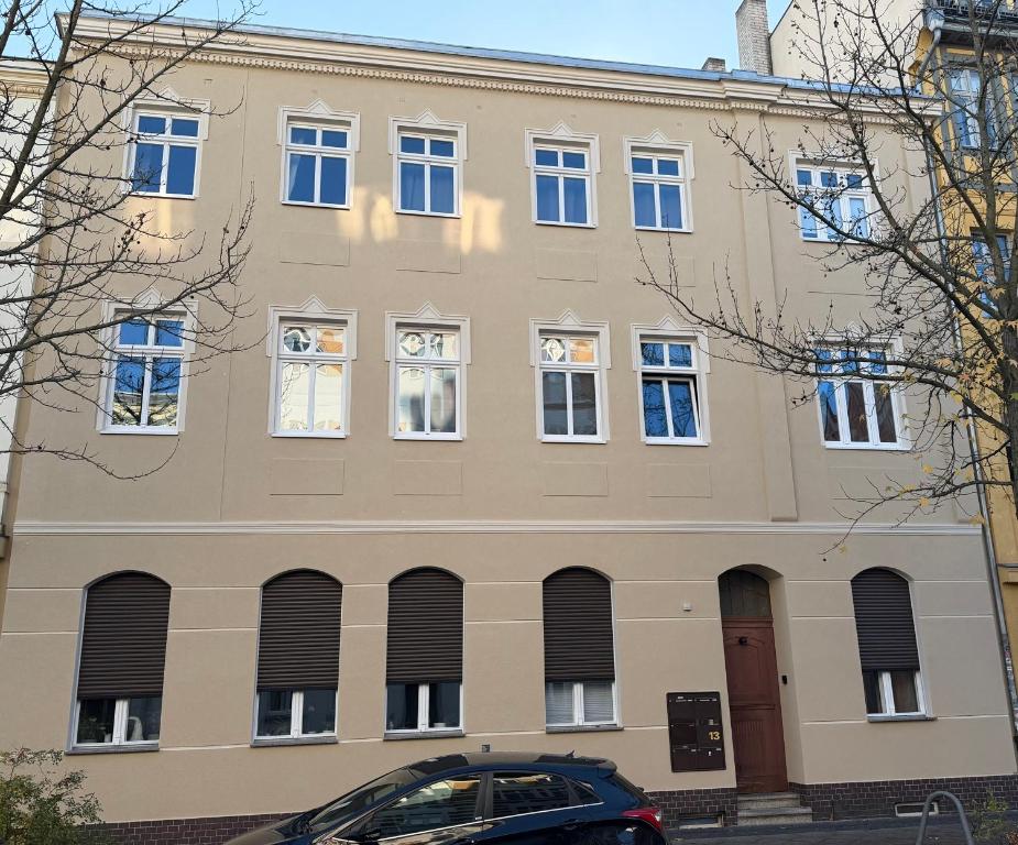 Το κτήριο όπου στεγάζεται  το διαμέρισμα