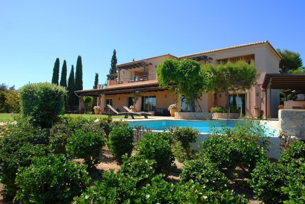 Πισίνα στο ή κοντά στο Sentinel Villa, Portocheli