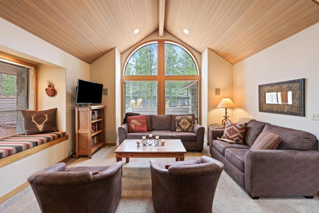 Μια τηλεόραση ή/και κέντρο ψυχαγωγίας στο Summit View 5 home