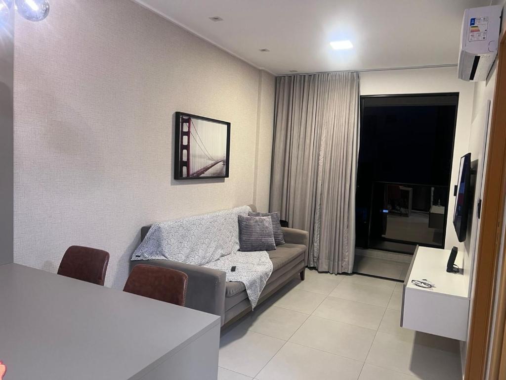 Μια τηλεόραση ή/και κέντρο ψυχαγωγίας στο Studio Design 3 Lions