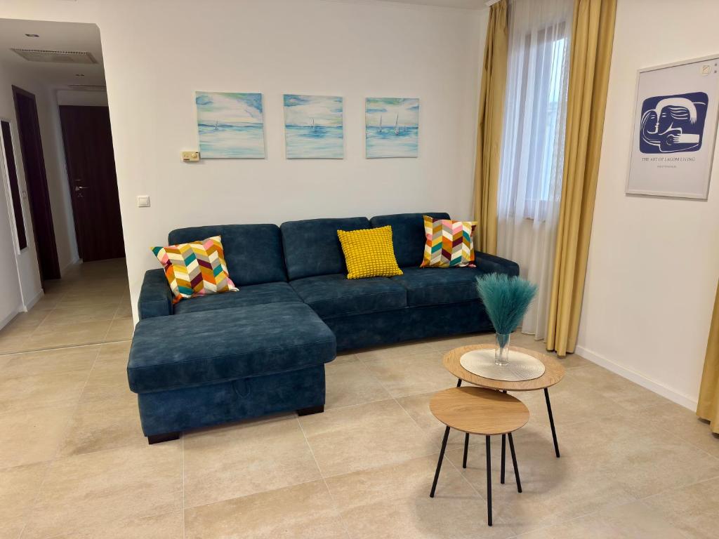 Χώρος καθιστικού στο Lavén Superior Apartment