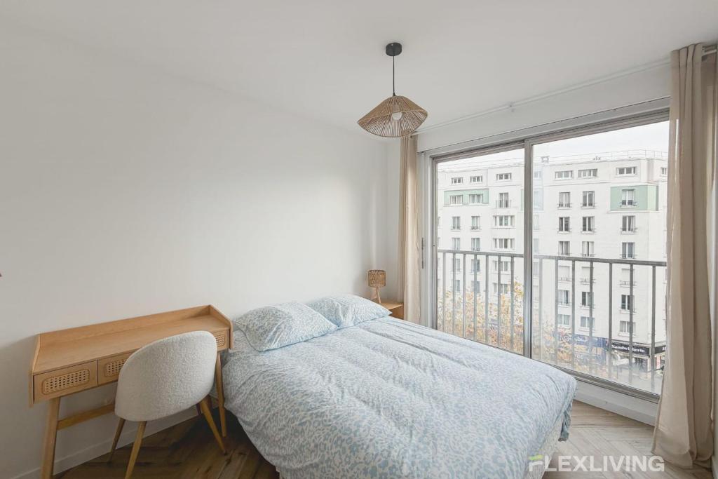 Ένα ή περισσότερα κρεβάτια σε δωμάτιο στο Modern room in spacious T7 in Paris 20