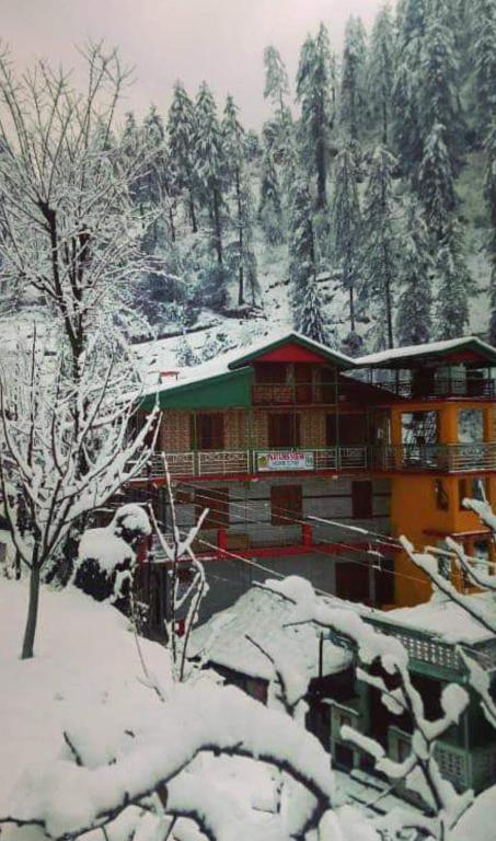 Nature View Homestay Jibhi om vinteren