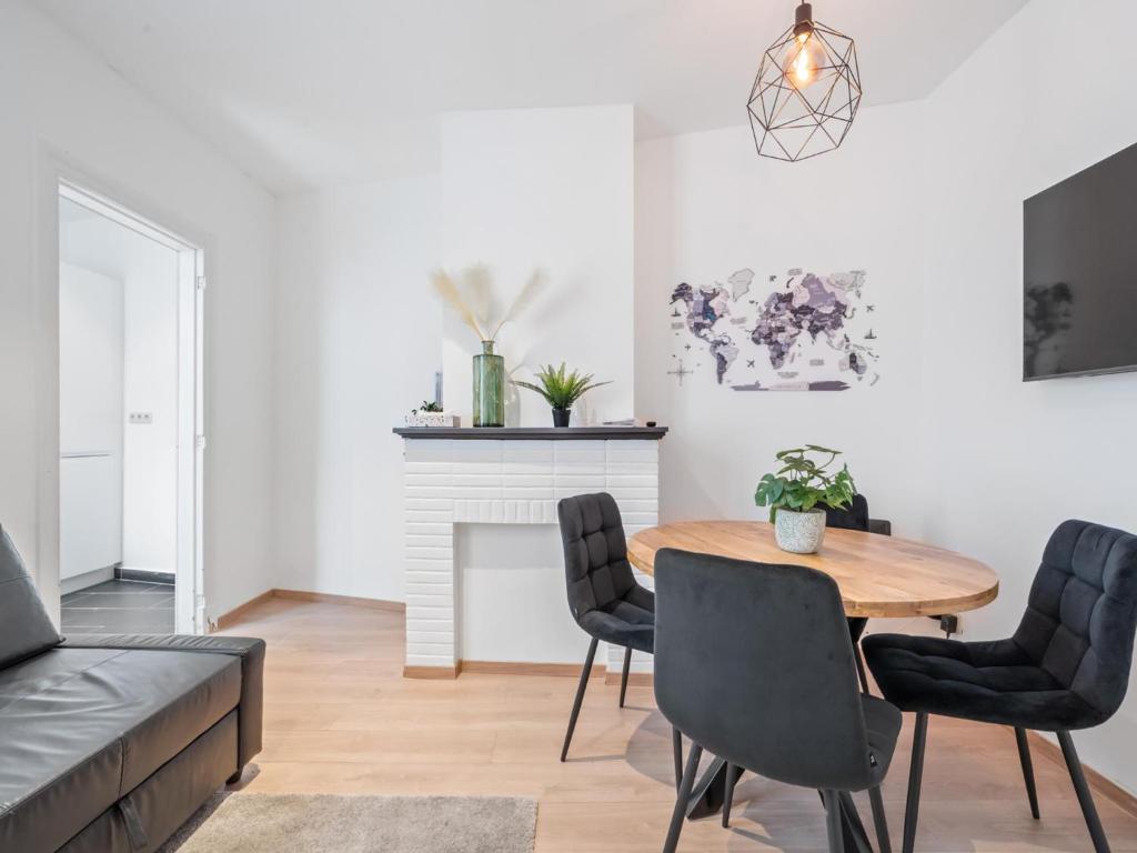 Μια τηλεόραση ή/και κέντρο ψυχαγωγίας στο Leopold - 0102