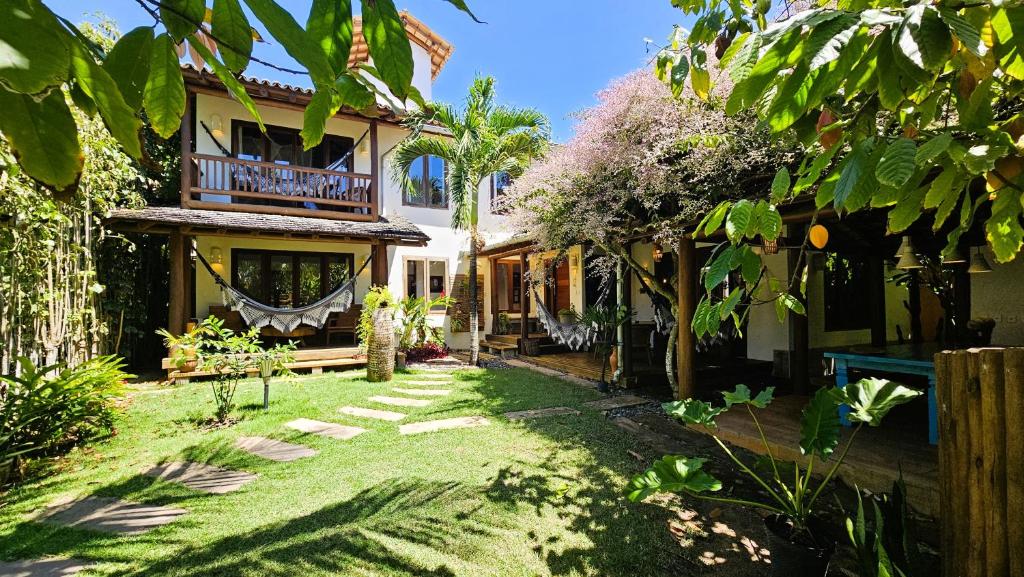 En have udenfor Casa Cacau, Trancoso, ao lado do Quadrado