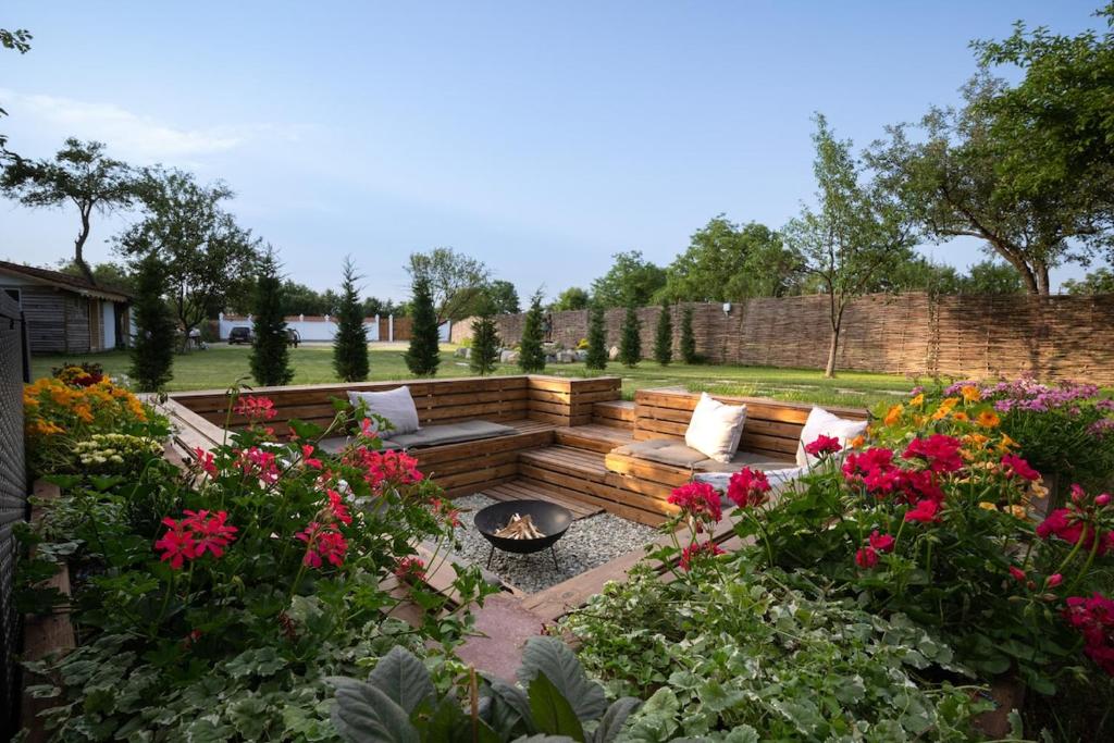 Zahrada ubytování Romantic Escape at Joyard