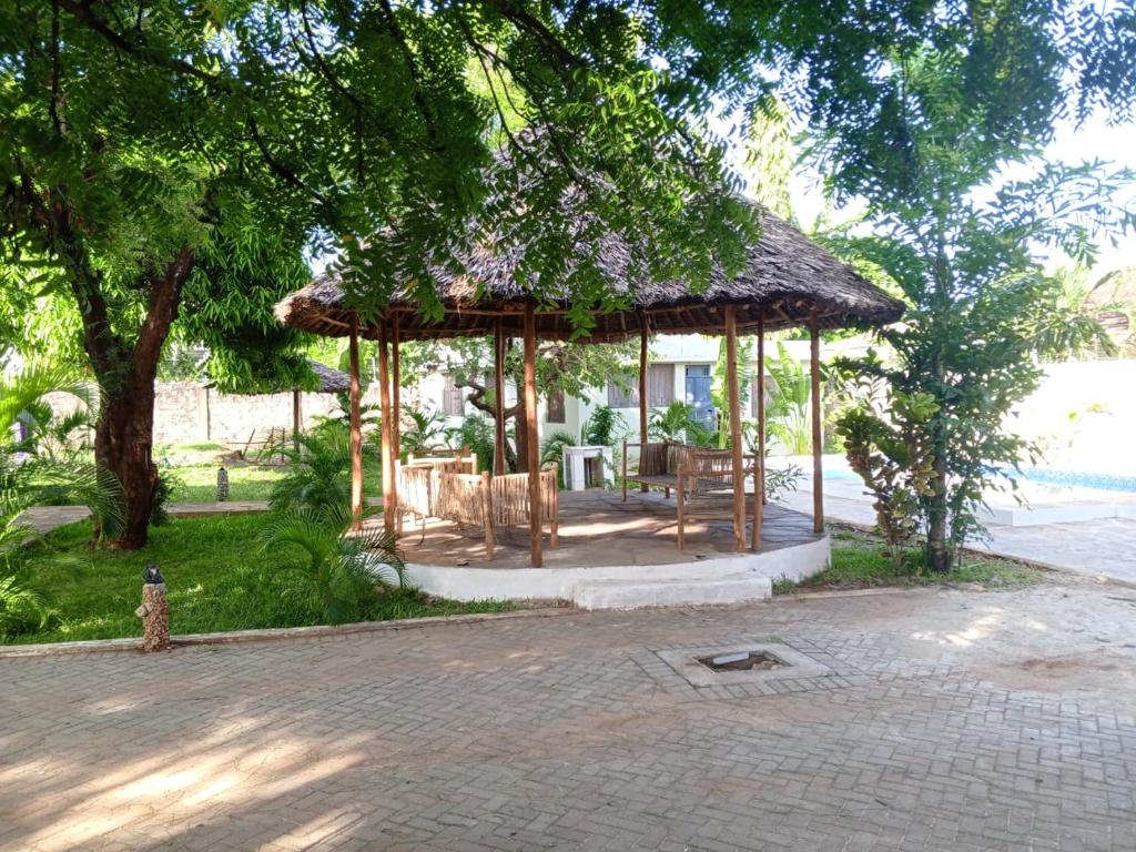 Κήπος έξω από το Ole supat Diani luxury villas