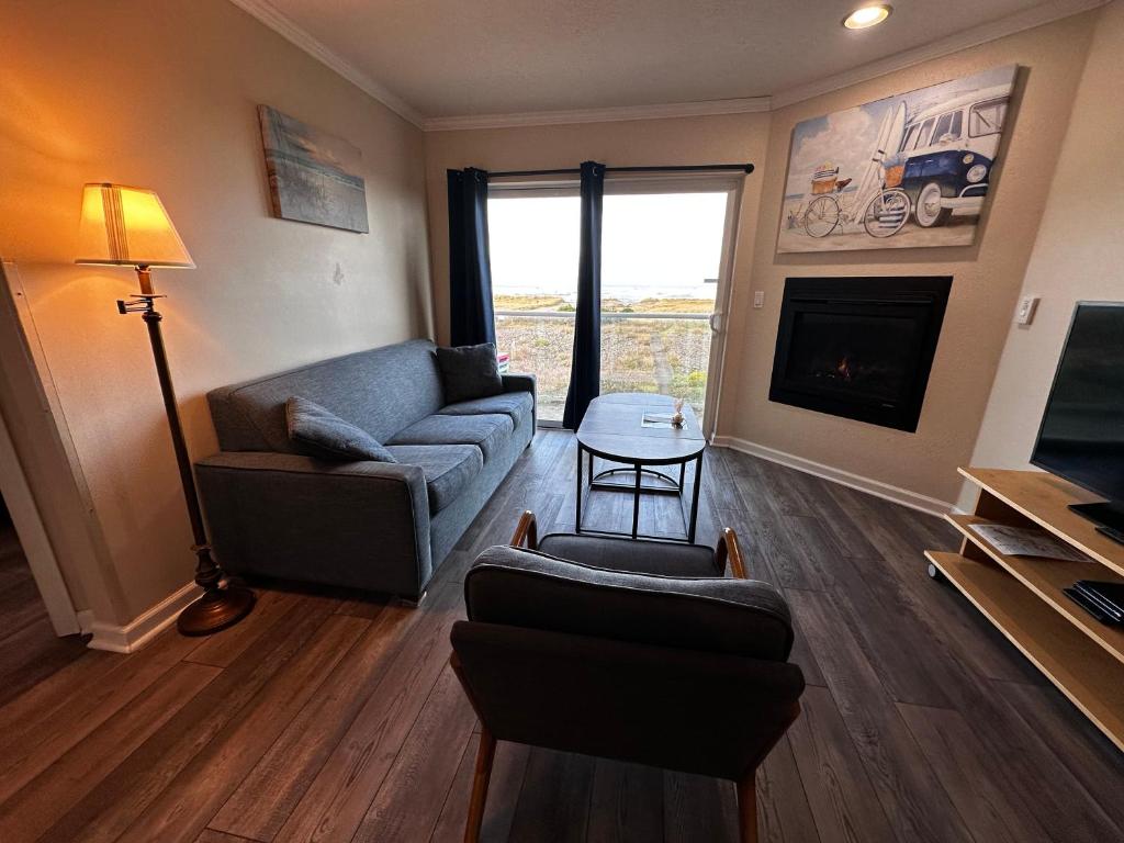Inn at the Shore - Oceanfront Deluxe 2 Bedroom Suite