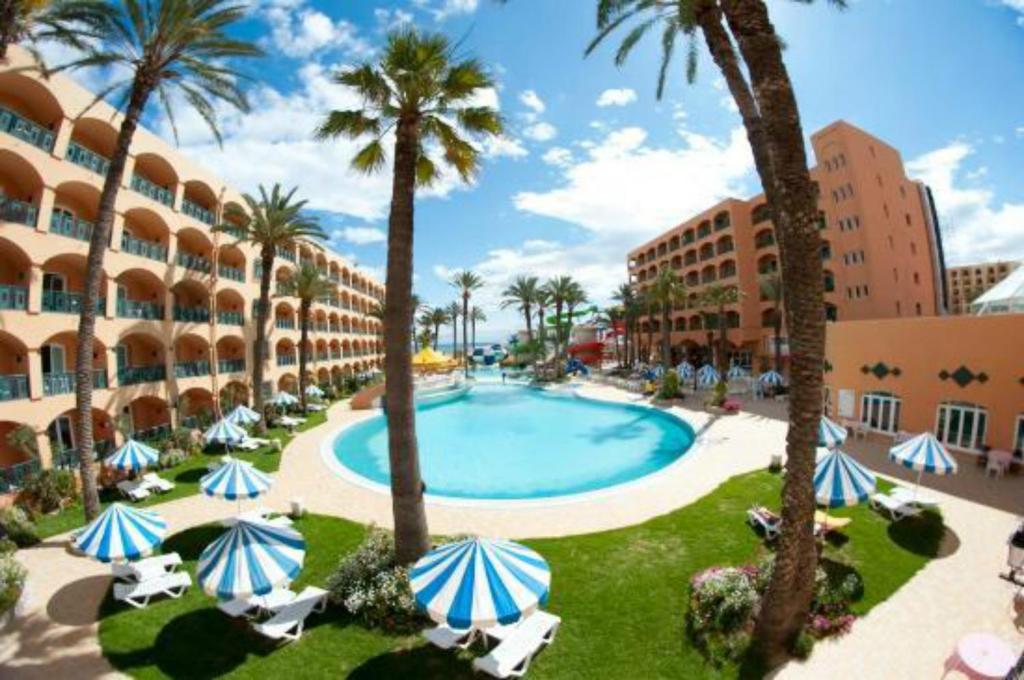 Bazén v ubytování Hotel Marabout - Families and Couples Only nebo v jeho okolí