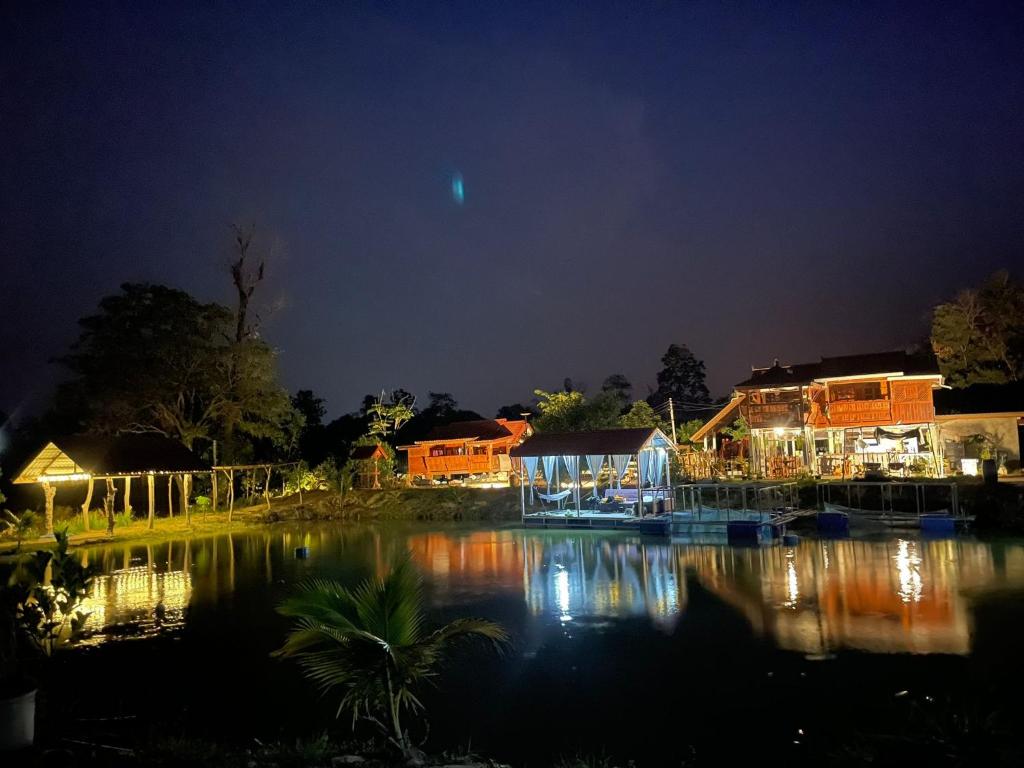 Výhled na řeku, která protéká v blízkosti ubytování v soukromí