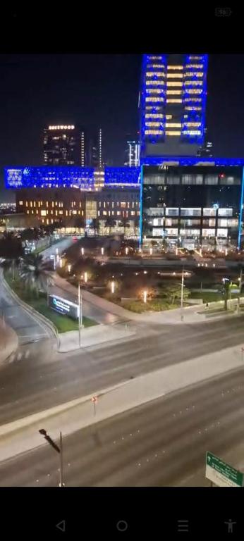 Γενική άποψη της πόλης Άμπου Ντάμπι ή θέα της πόλης από  αυτό το διαμέρισμα