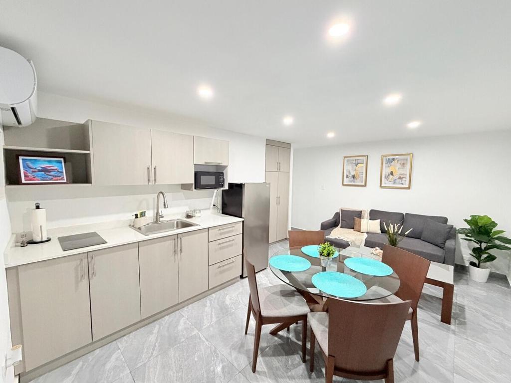 Köök või kööginurk majutusasutuses Villa Isabella Luxury F4, centrally located and spacious!