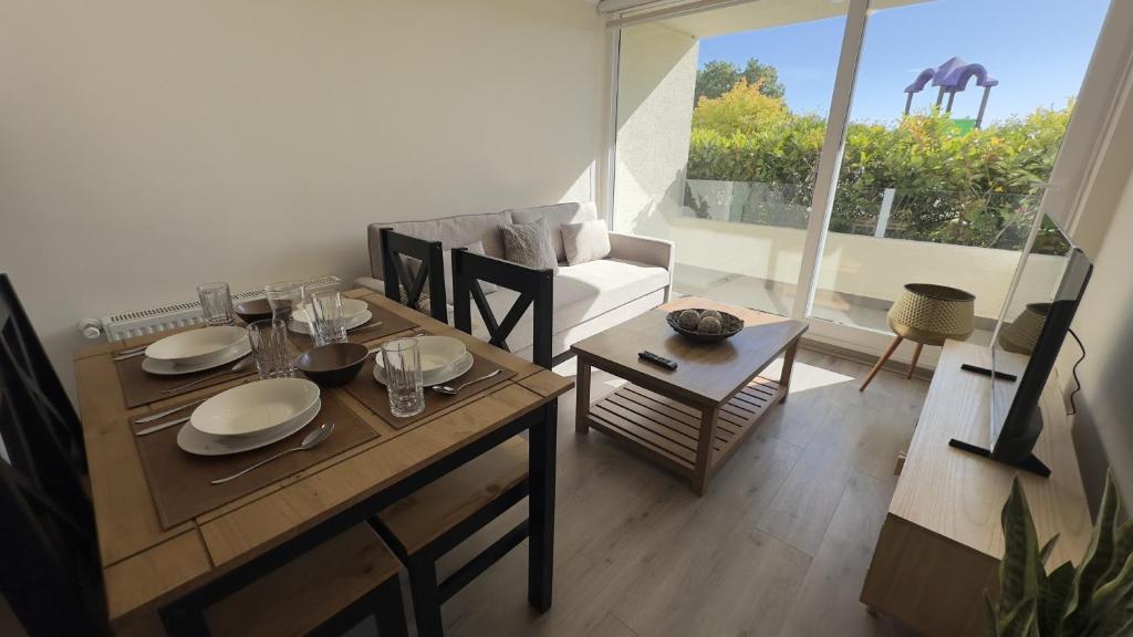 Istumisnurk majutusasutuses Oceana Suites en Concepción