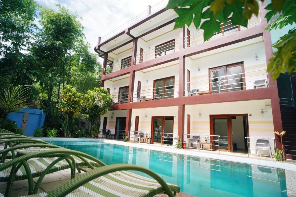 Swimmingpoolen hos eller tæt på Ocean 202 Homestay