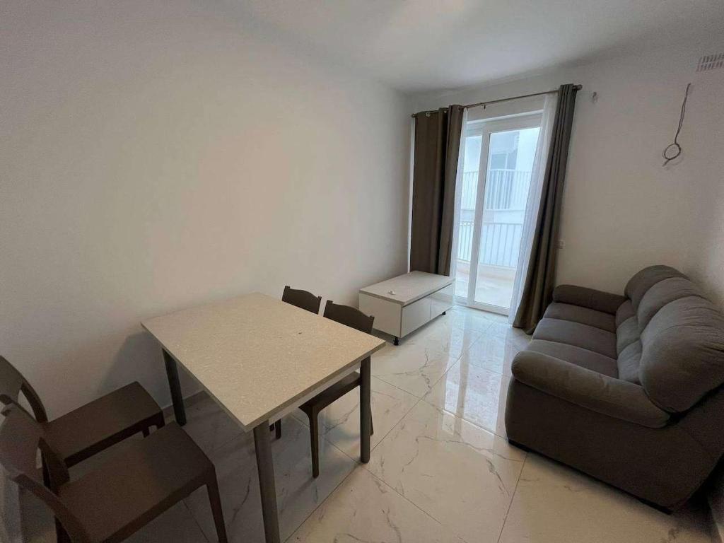 Fotografie z fotogalerie ubytování Qawra Seaside Birch Leaf v destinaci St Paul's Bay