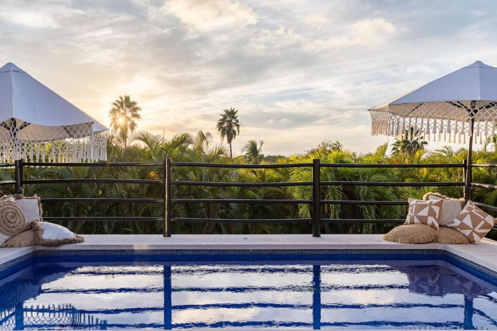 Bazén v ubytování Very private 4Bed Villa nebo v jeho okolí