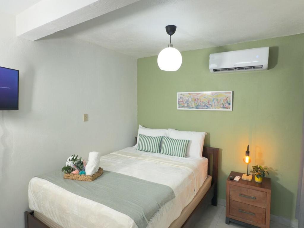 Зображення з фотогалереї помешкання San Juan Oasis C3 Centrally located in front of the airport у місті Сан-Хуан