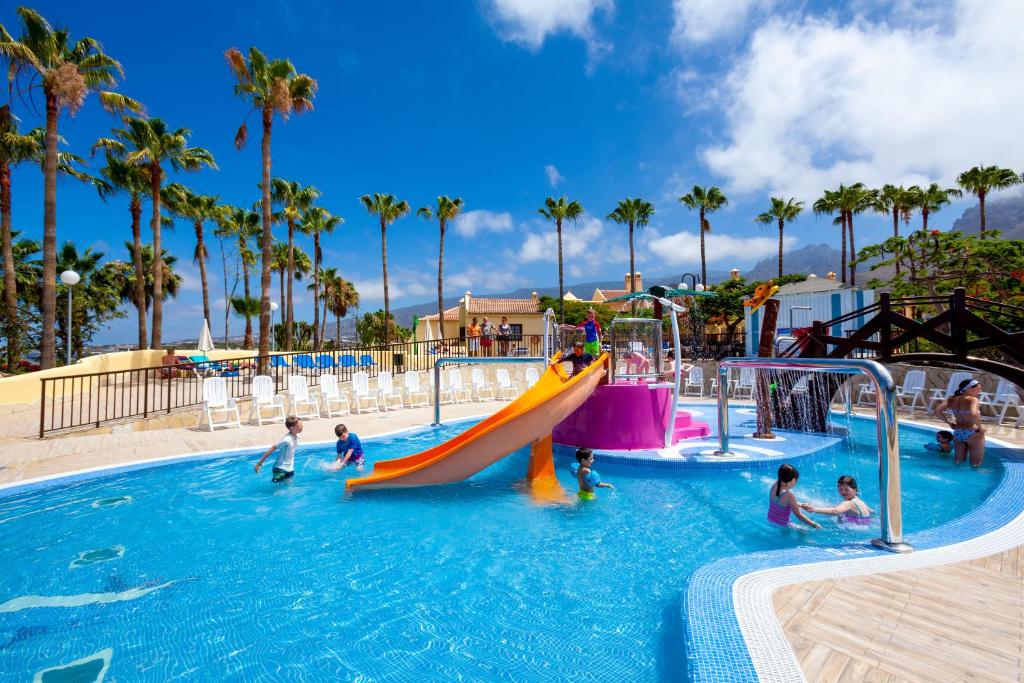 Bazén v ubytování Tagoro Family & Fun Costa Adeje nebo v jeho okolí