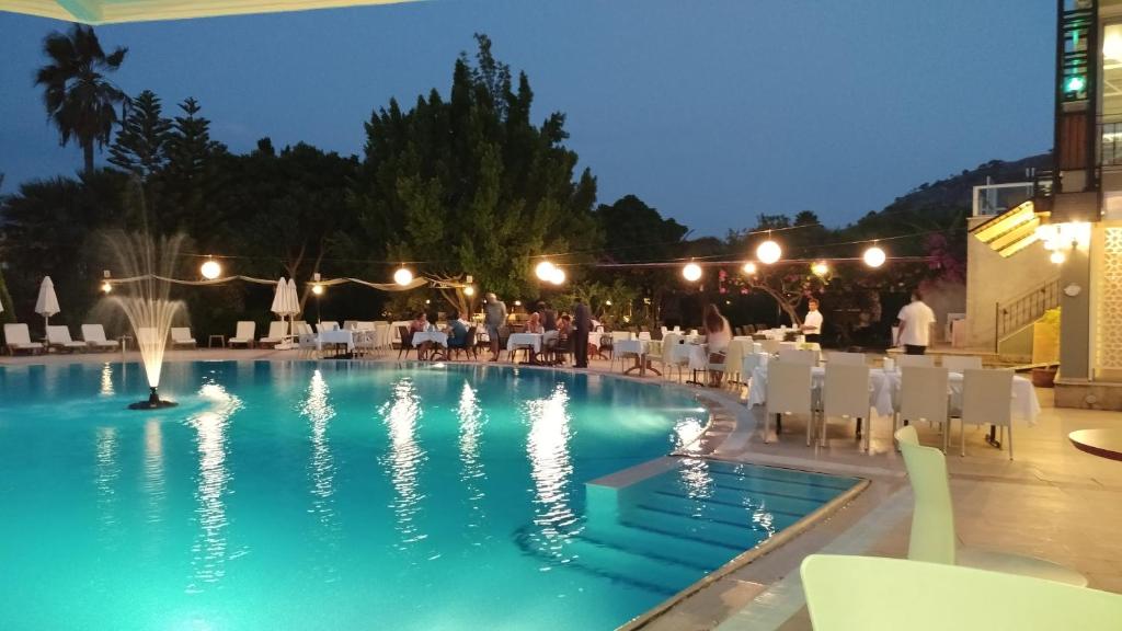 Bazén v ubytování Club Alla Turca nebo v jeho okolí