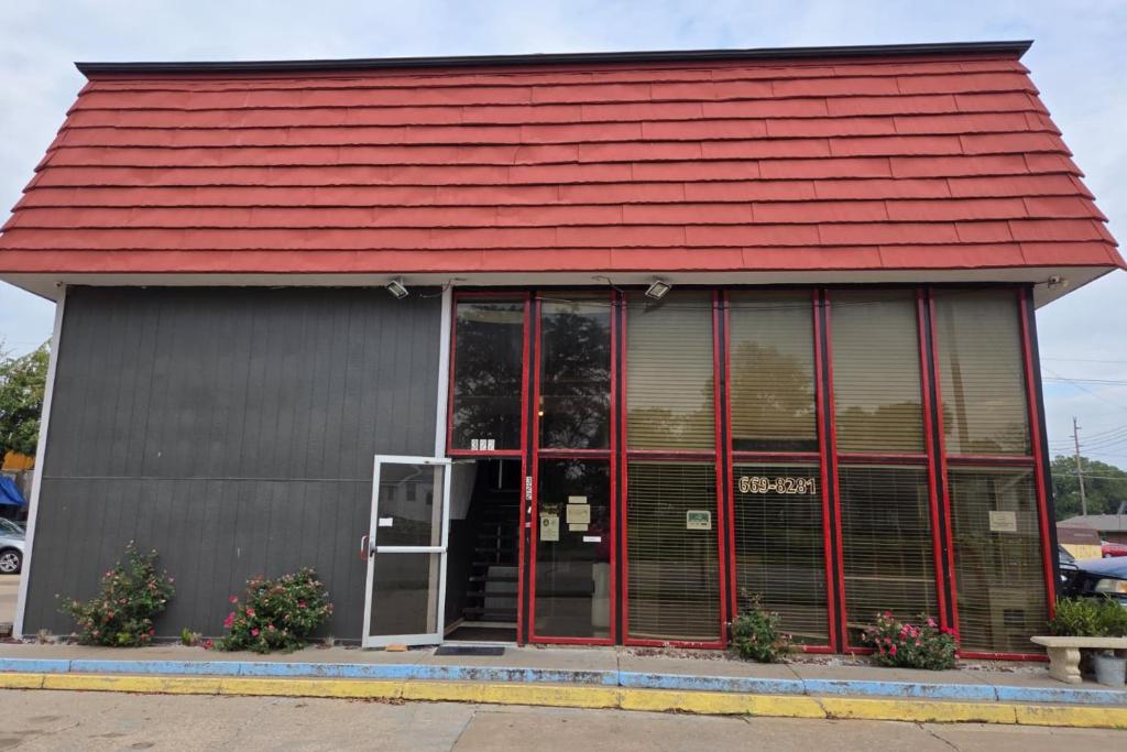 Το κτήριο όπου στεγάζεται  το ξενοδοχείο