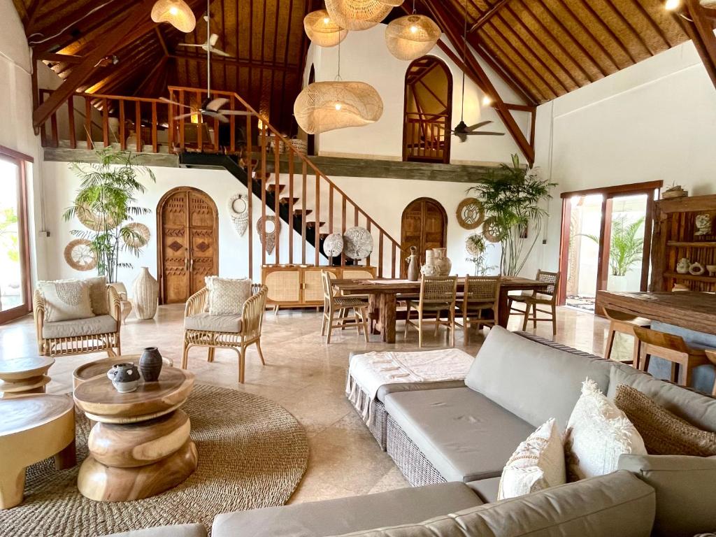 Posezení v ubytování Casa Sal Bali - Seaside villa at Keramas Beach