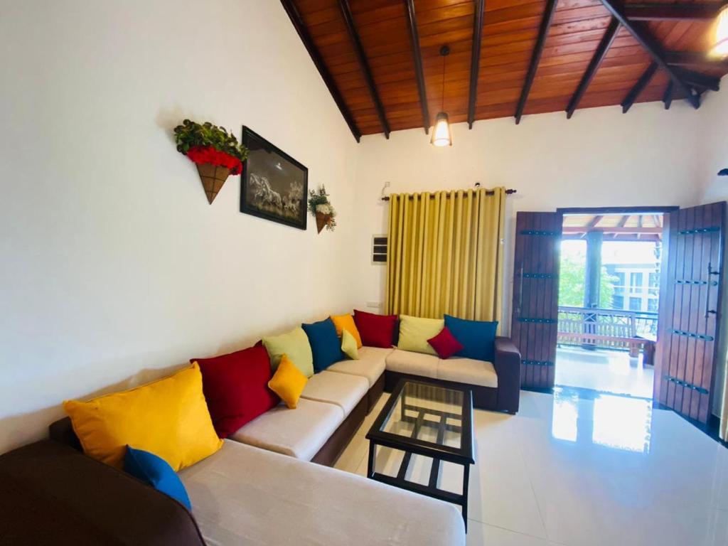 Posezení v ubytování Yala Homestay by Set