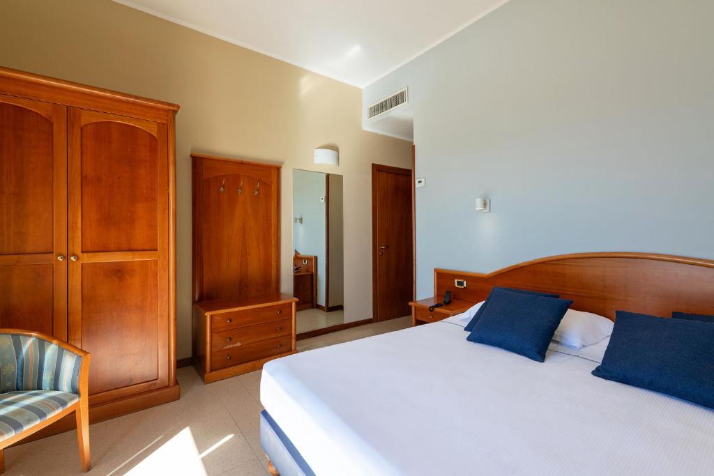 Astura Palace Hotel - Habitación Triple