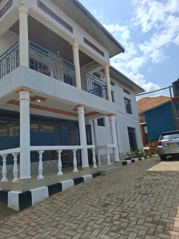 Το κτήριο όπου στεγάζεται  το διαμέρισμα