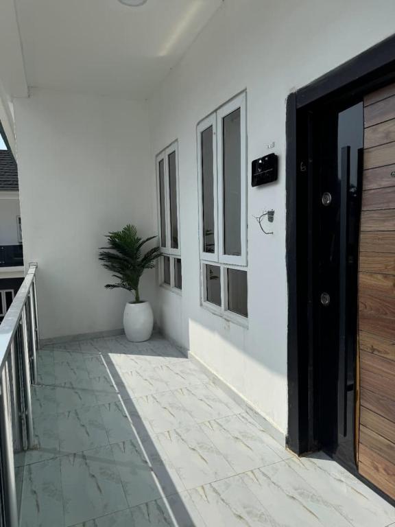 Φωτογραφία από το άλμπουμ του Tranquil Preston 2bed lekki σε Lekki