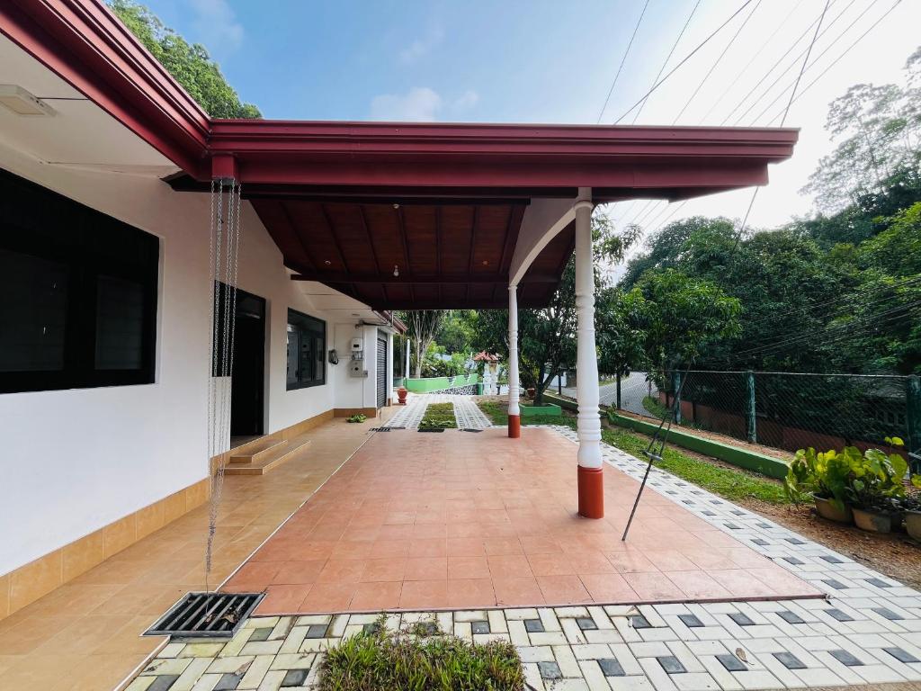 Το κτήριο όπου στεγάζεται  η βίλα